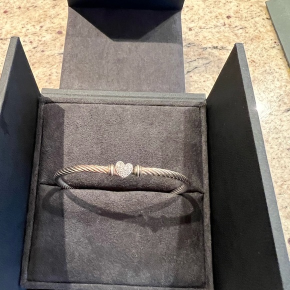 (SOLD) David Yurman 3mm Cable heart Bracelet - Picture 4 of 8